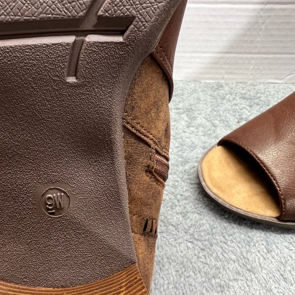 Cloudwalkers brown ankle boots. - Picture 4 of 7